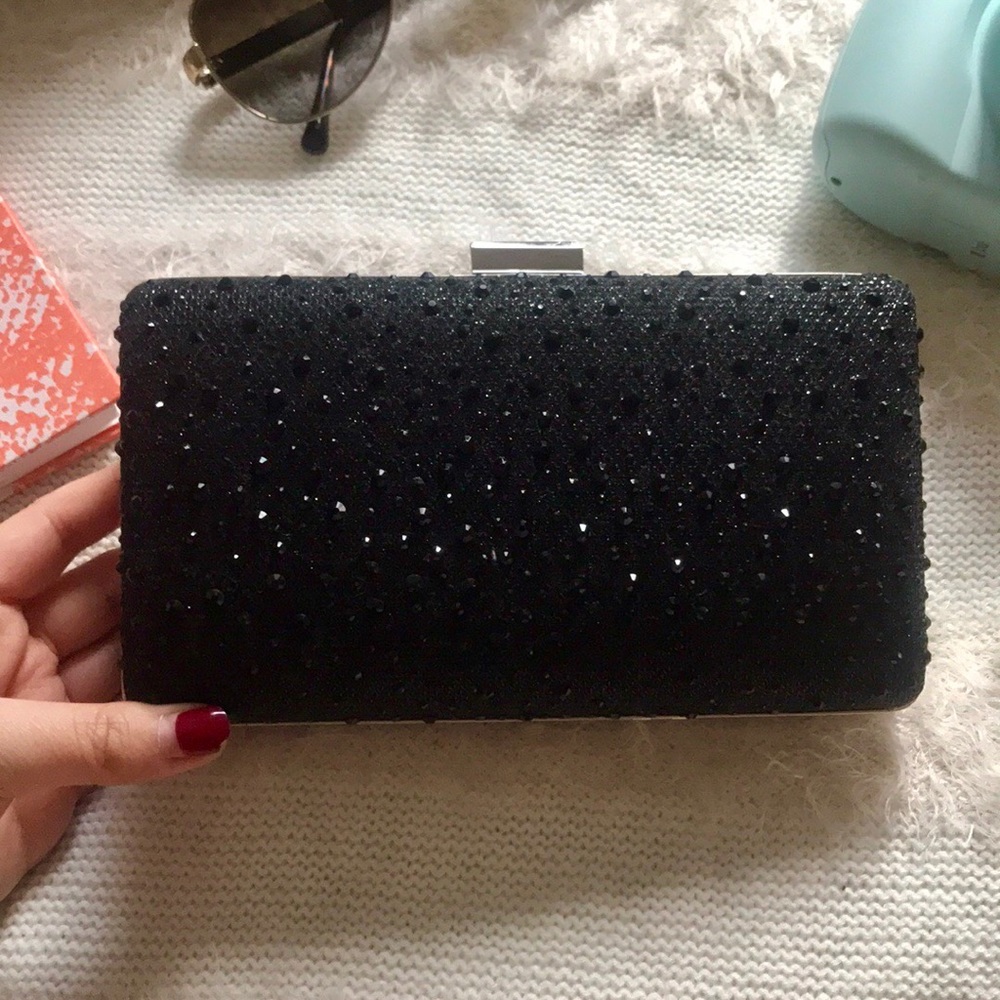 Reversible Sequined Clutch With Chain - image 2